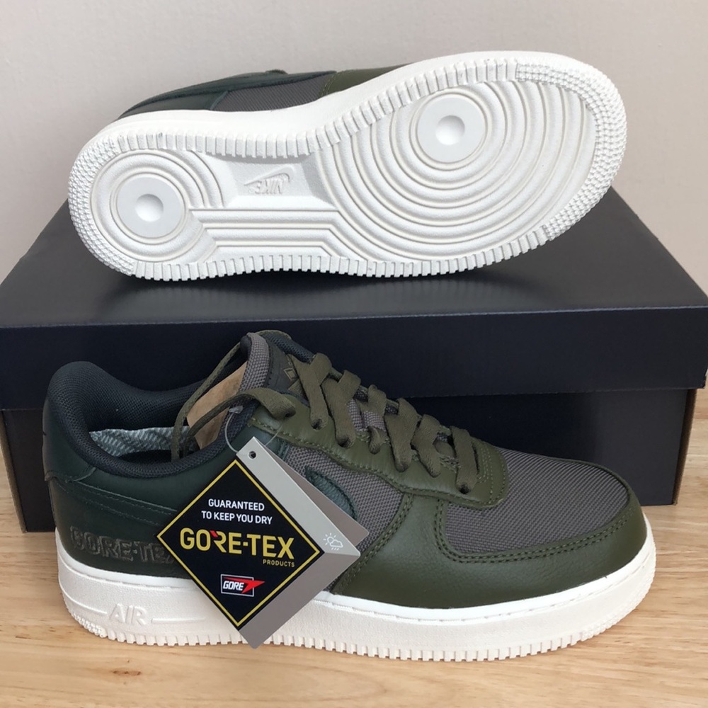 NIKE AIR FORCE 1 GTX SNEAKERS - Picture 7 of 9